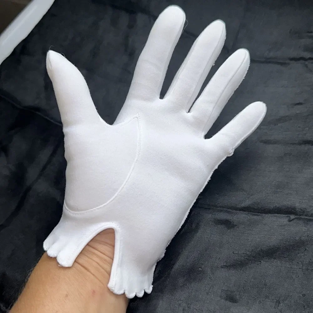 Vintage Aris white cotton‎ wrist gloves with scalloped hem